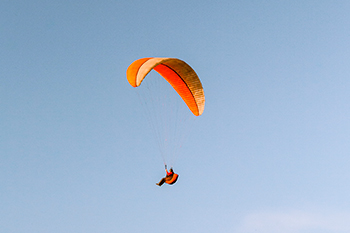 Passeio de parapente e asa delta